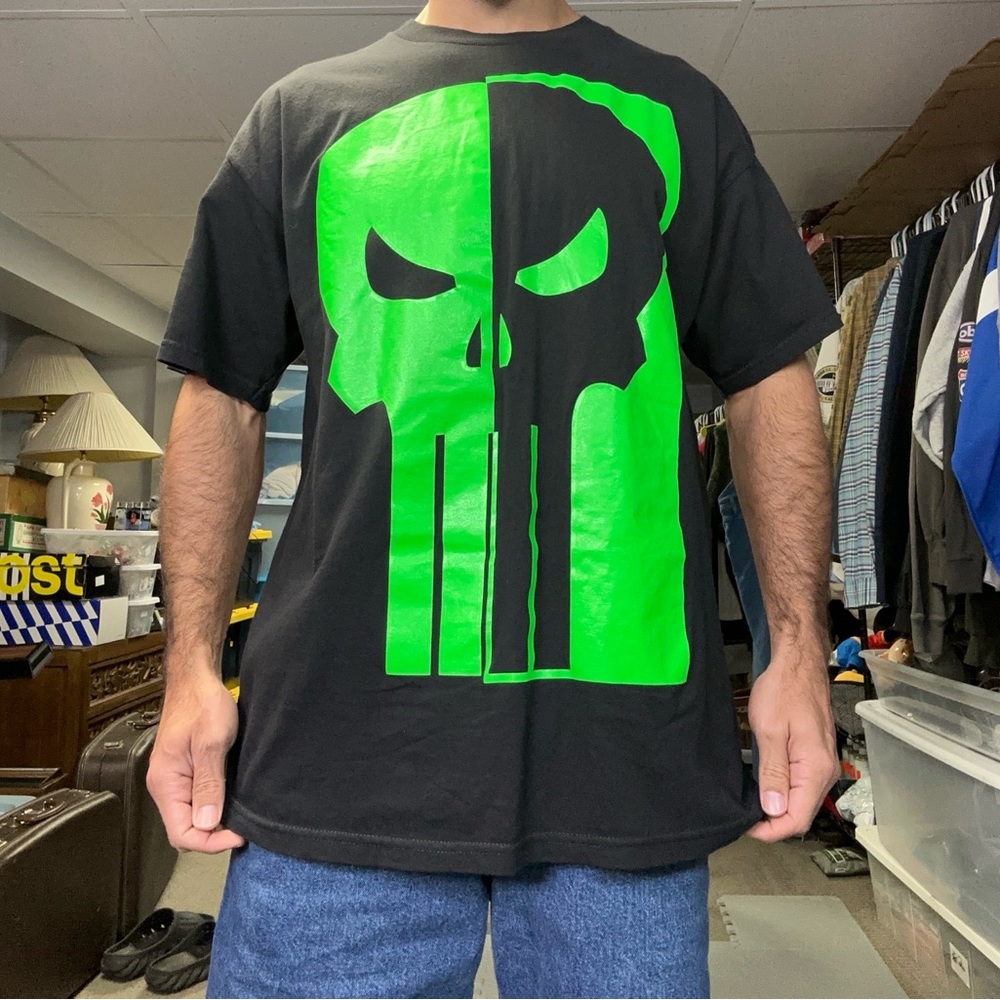 Punisher T-Shirt Men’s Size XL Marvel Mad Engine